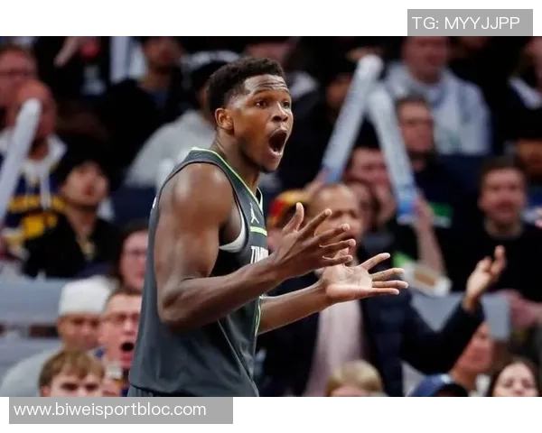 爱德华兹首节表现极端14分闪耀却伴随5次失误与1次技犯