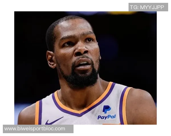 杜兰特强调沟通在逆转胜利中的关键作用与球队团结的重要性